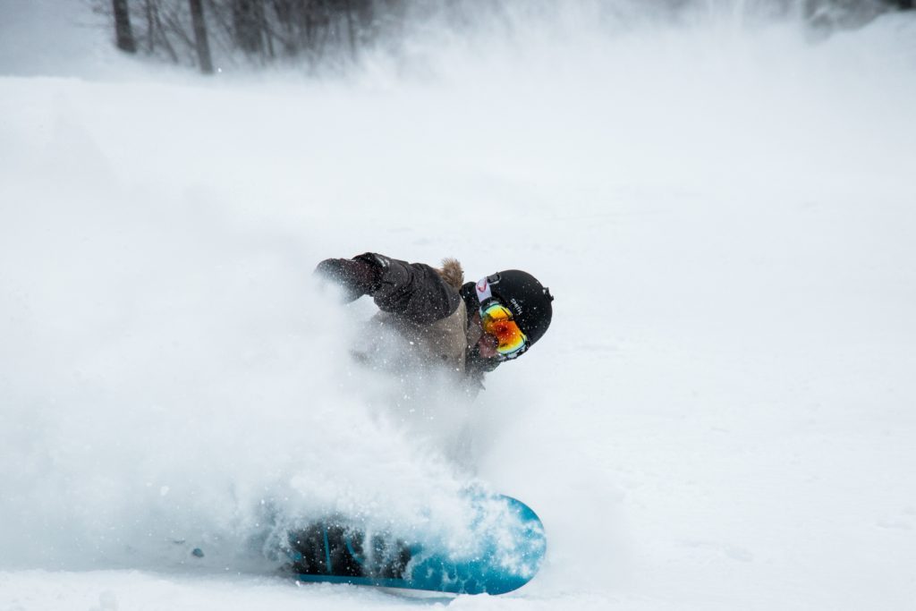 How Snowboarders Can Prevent Knee Pain
